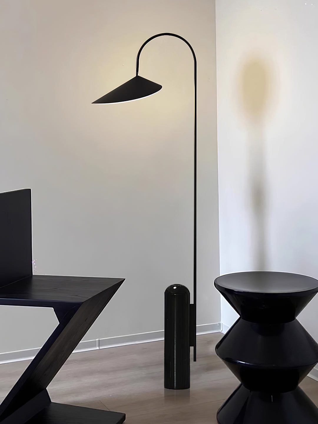 Modern Floor Lamp with Black Marble Base and Leaf-Shaped Lampshade