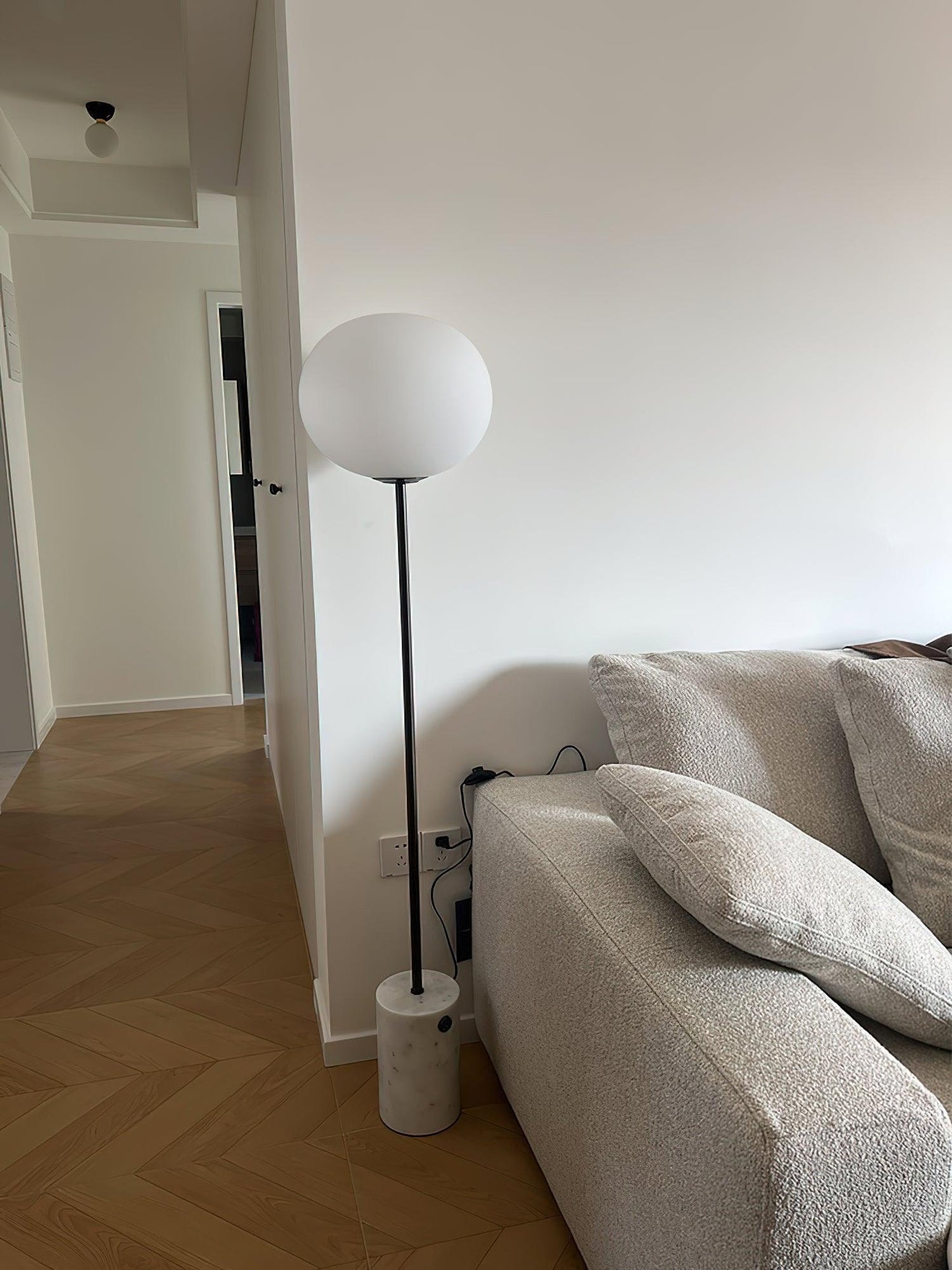 Marble Floor Lamp with Glass Globe Shade – Modern Gold Metal Stand