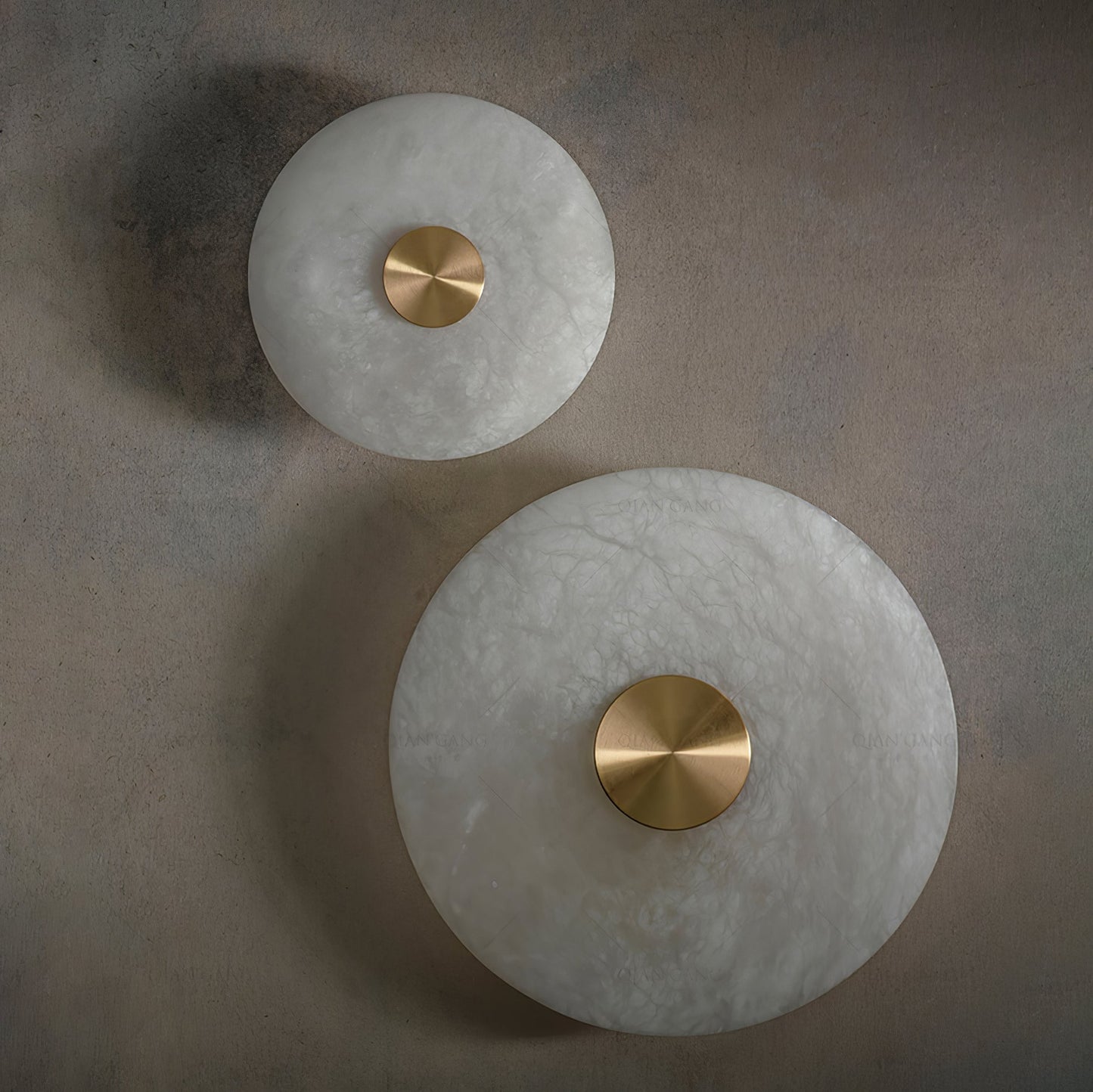 Round Alabaster Wall Light – Modern Disc Shaped Decorative Sconce
