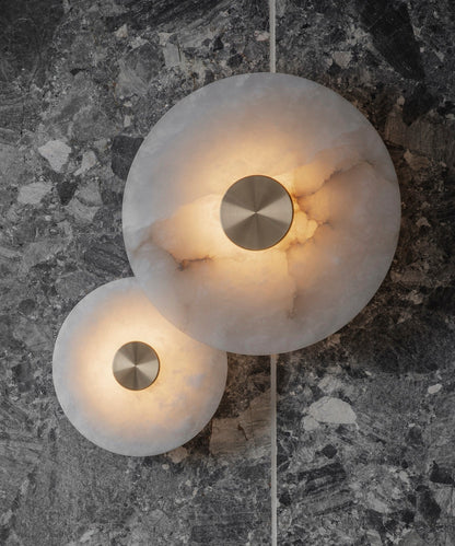 Round Alabaster Wall Light – Modern Disc Shaped Decorative Sconce