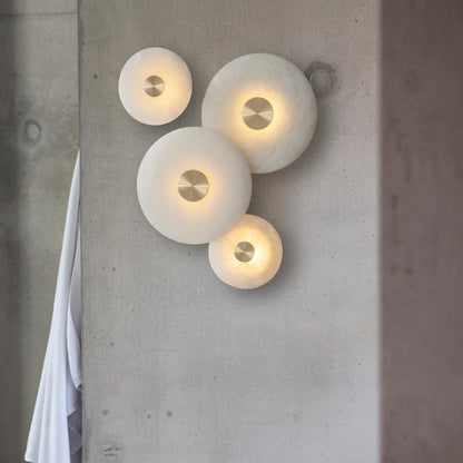 Round Alabaster Wall Light – Modern Disc Shaped Decorative Sconce