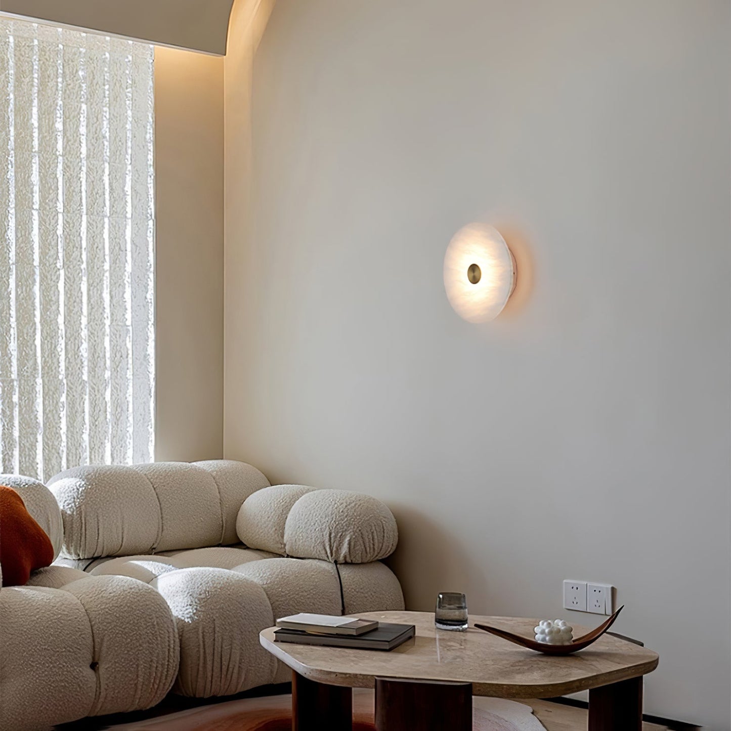 Round Alabaster Wall Light – Modern Disc Shaped Decorative Sconce