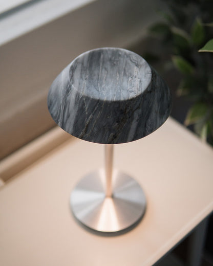 Mini Fiore Marble Table Lamp (built-in battery)