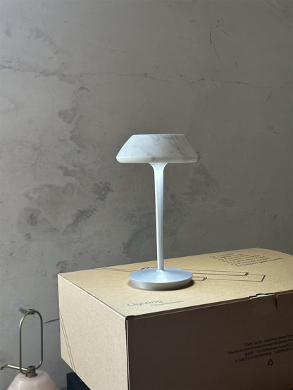 Mini Fiore Marble Table Lamp (built-in battery)