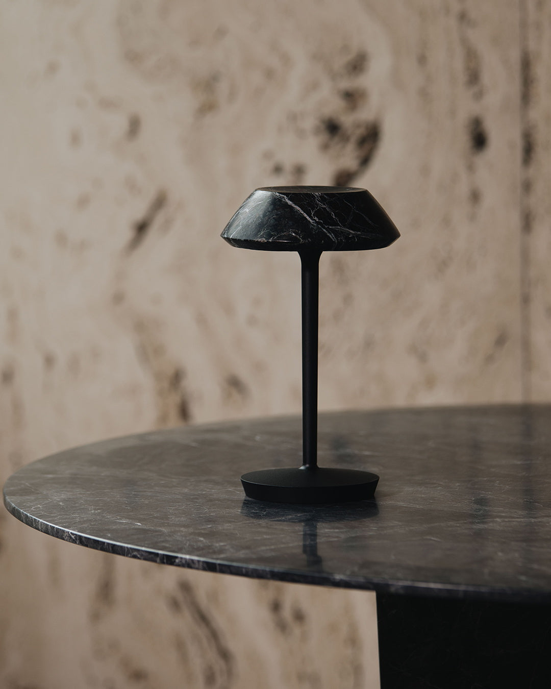 Mini Fiore Marble Table Lamp (built-in battery)