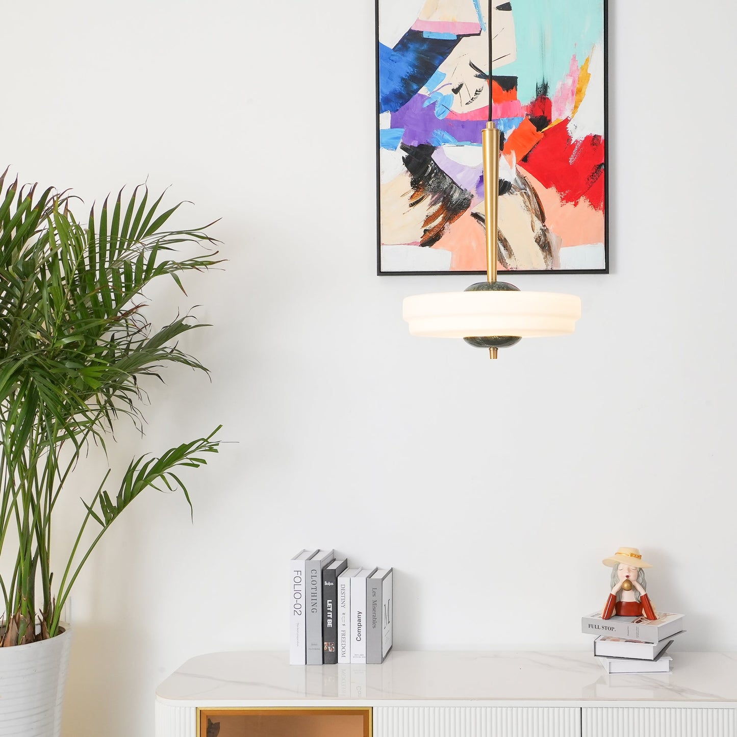 Alabaster Pendant Light – Elegant Stone Hanging Lamp for Modern Interiors