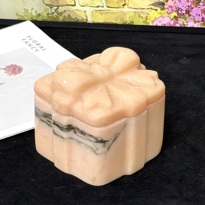 Bow-Tie Natural Marble Storage Jar – Luxury Desktop Decor